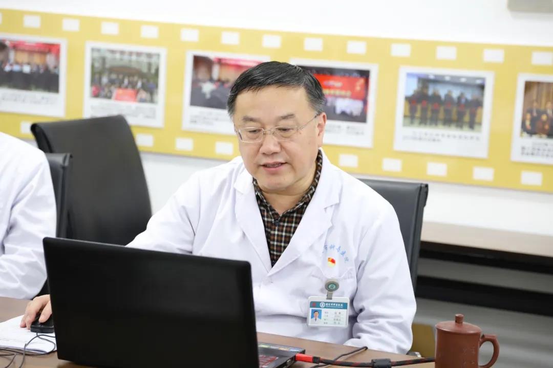 九三學社宿遷市鐘吾醫(yī)院支社召開專題學習會傳達中共十九屆六中全會精神(圖2) 九三學社宿遷市鐘吾醫(yī)院支社召開專題學習會傳達中共十九屆六中全會精神(圖2)